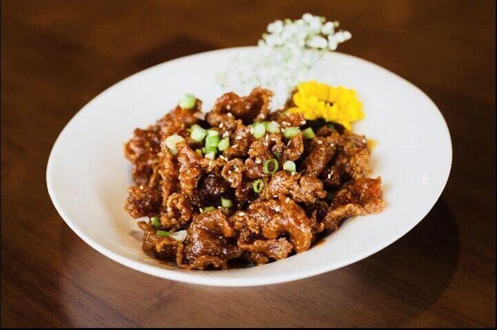 L. Crispy Sriracha Beef
